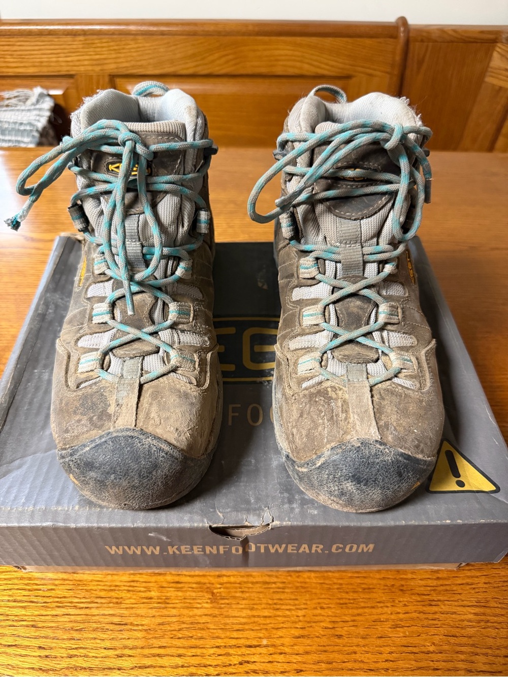 KEEN DETROIT XT MID ST Women’s 9 Wide